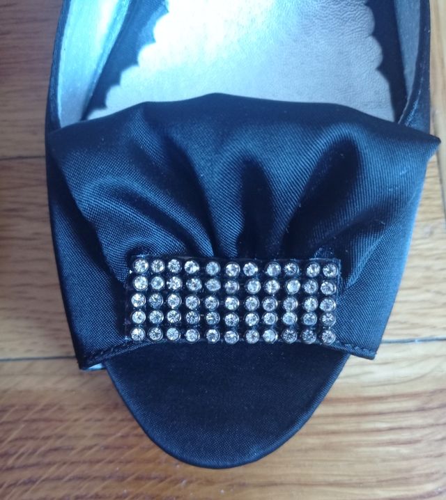 Zapatos de tacón de tela negra, JK. Talla 37.