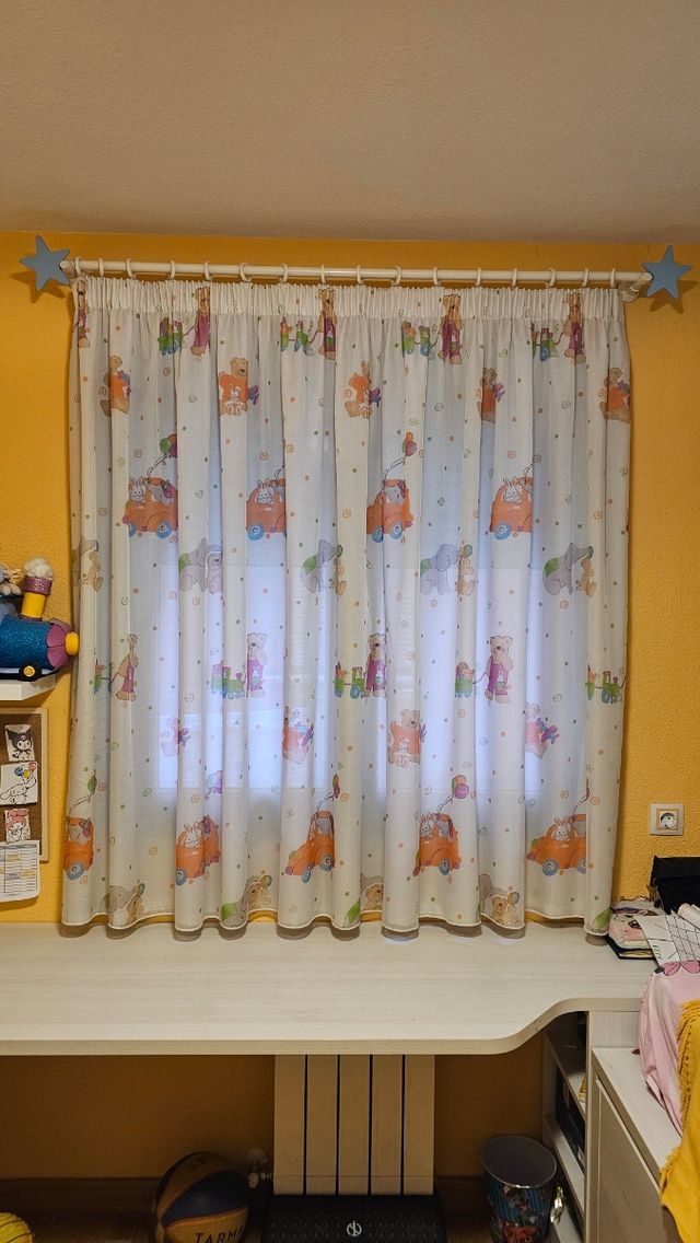 Cortinas Infantiles a tablas 156x145 (raíl/barra)