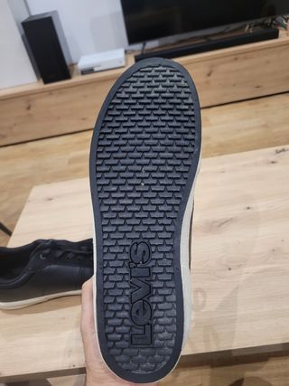 Zapatillas Levis negras