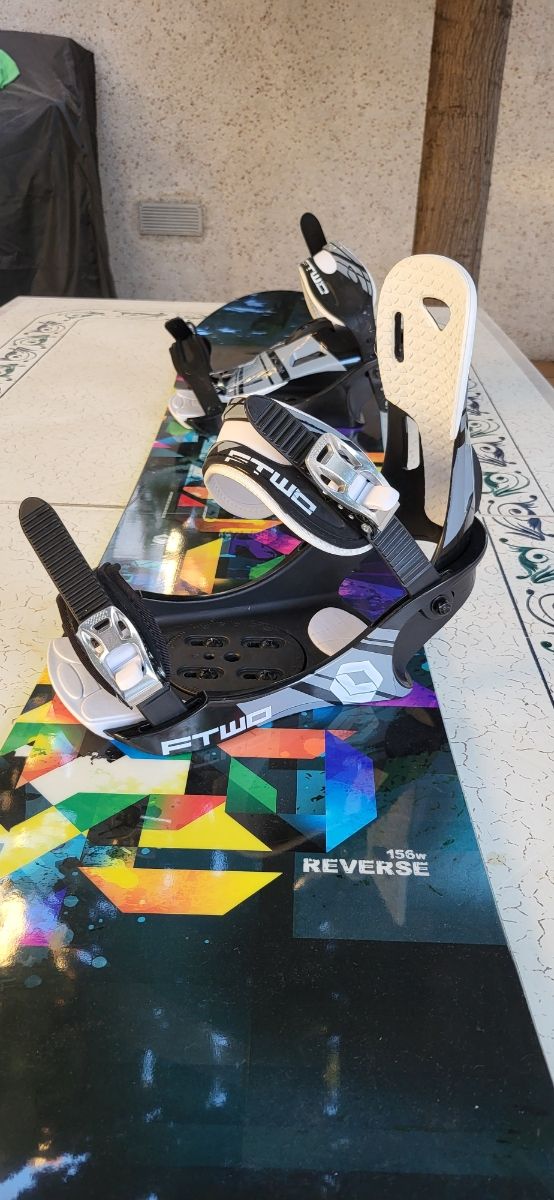 Tabla snow + fijaciones + funda.