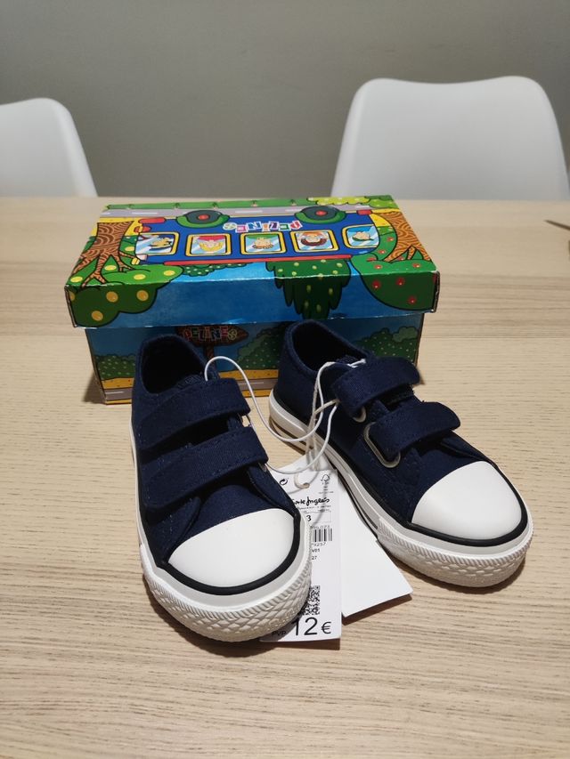 N° 24 scarpe in tela con velcro