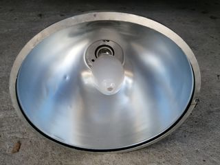 Campana de iluminación industrial