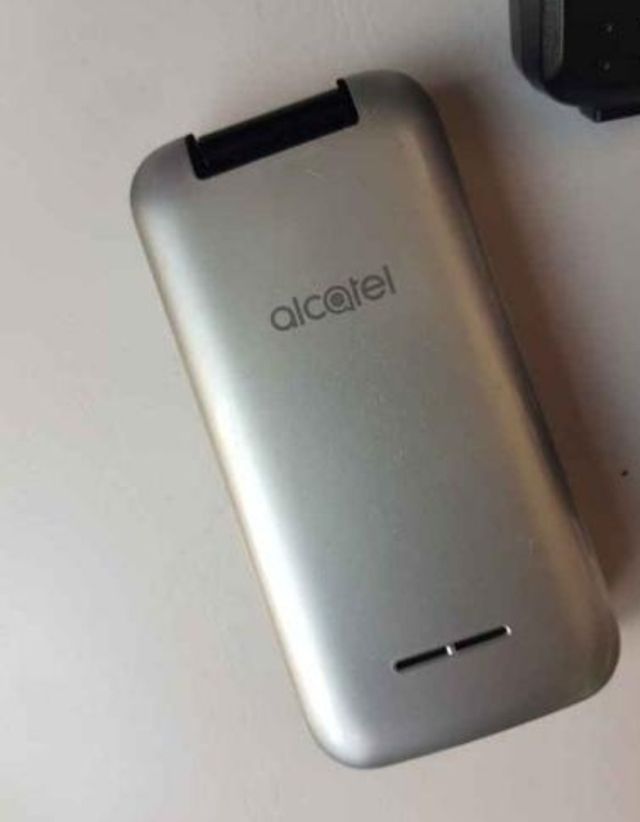 Teléfono Alcatel 2051X ( libre)