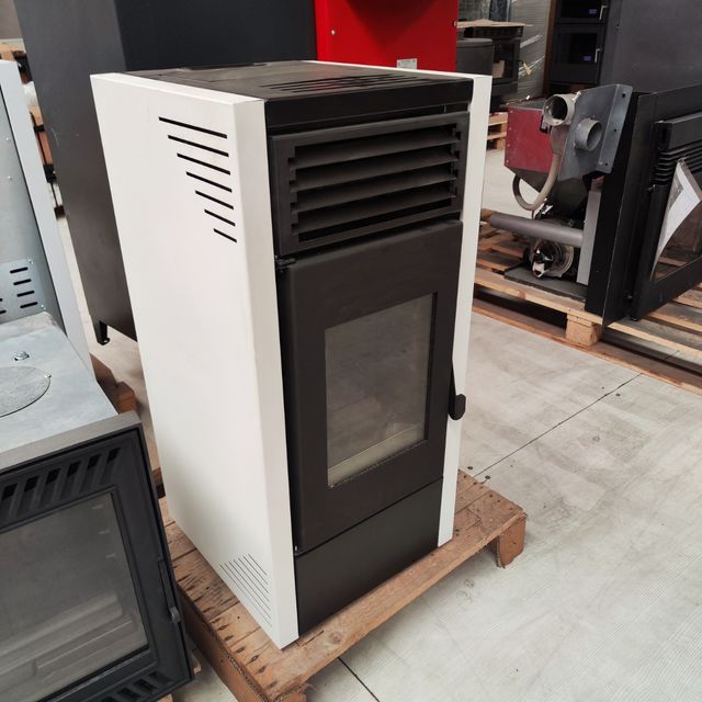 ESTUFA DE PELLET 9 KW. Envío incluido.