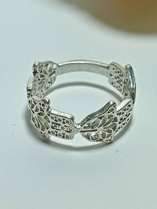 Precioso anillo de Fátimas plata de ley.