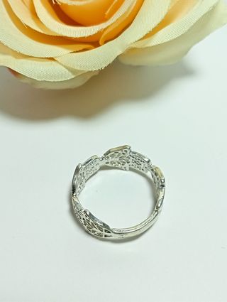 Precioso anillo de Fátimas plata de ley.