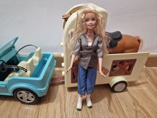 Muñeca Irene con coche y caballo