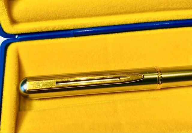 Pluma estilografica Waterman de acero y oro