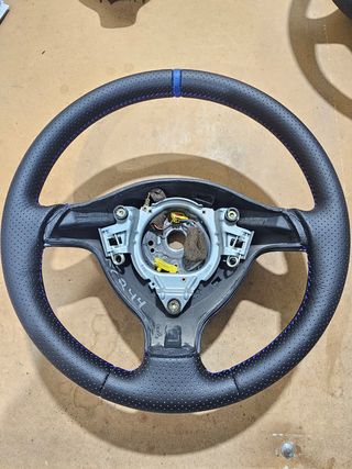 Volante golf IV recién tapizado 