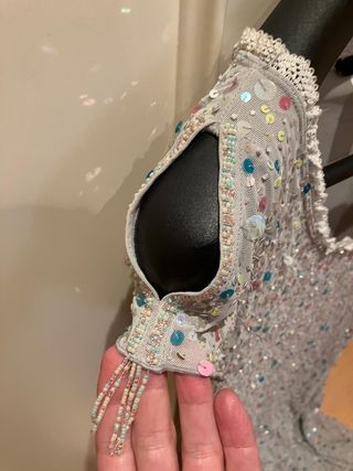 Vestido bordado en lentejuelas y abalori