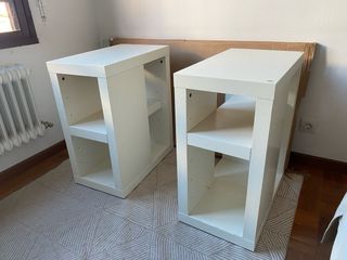 Escritorio. Mesa blanca de madera y cristal. IKEA