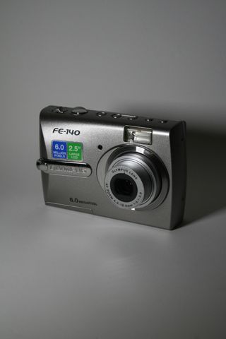 Cámara Olympus Fe-140.