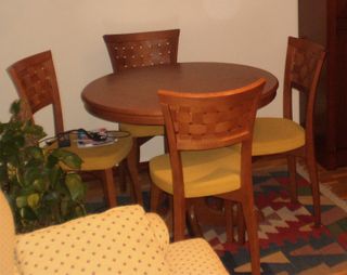 Mesa y sillas comedor