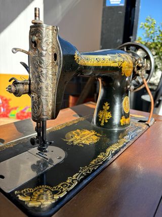 Maquina de coser SINGE