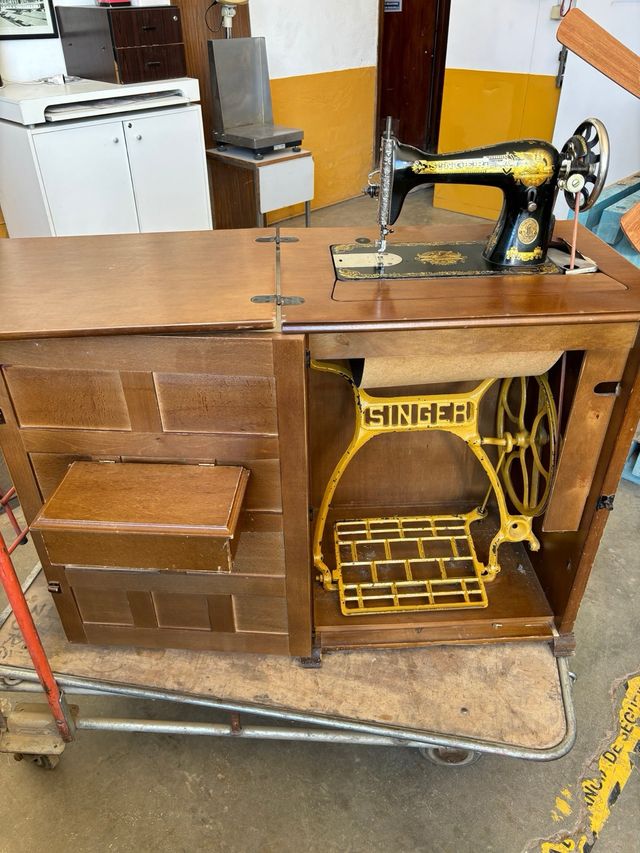 Maquina de coser SINGE