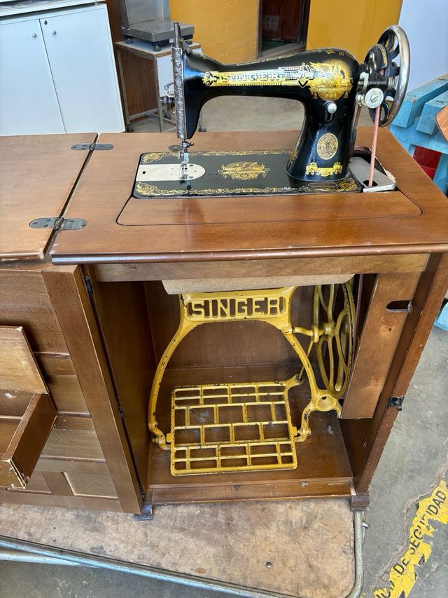 Maquina de coser SINGE