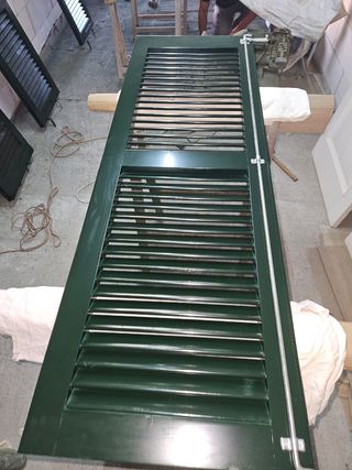 Lacado de puertas y muebles 640064312