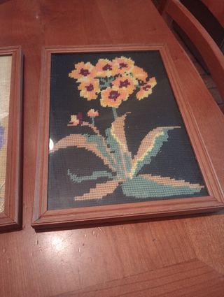 DUE QUADRETTI RICAMATI