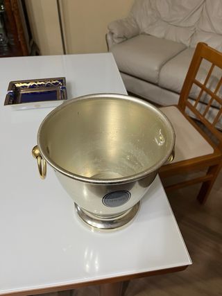 Secchiello ghiaccio Opere