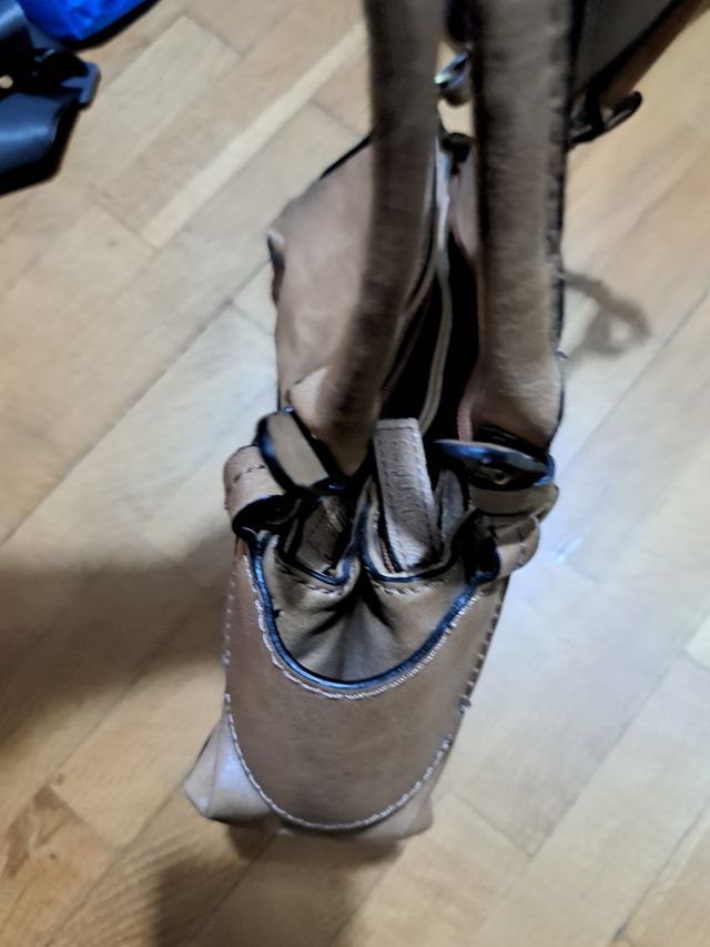 Bolso de mano de cuero