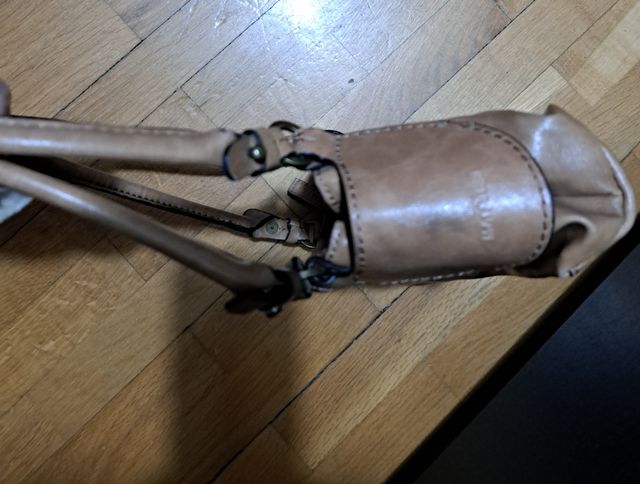 Bolso de mano de cuero