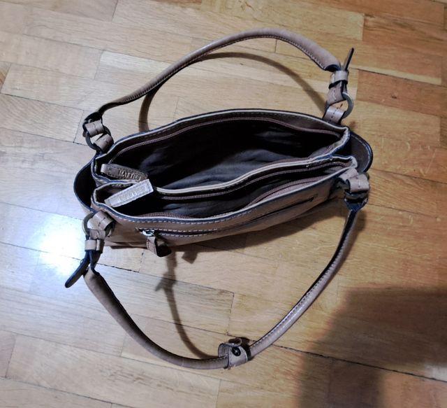 Bolso de mano de cuero