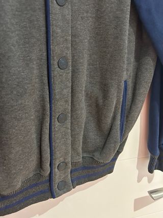 Chaqueta universitaria