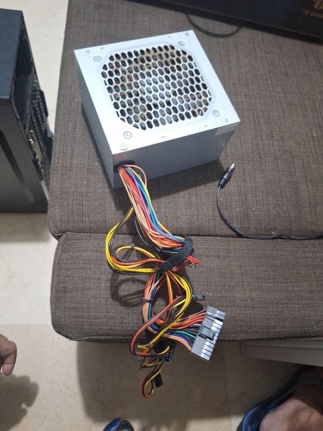 Fuente alimentación sobremesa