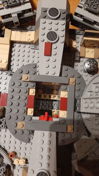 LEGO 75105 STAR WARS HALCON MILENARIO