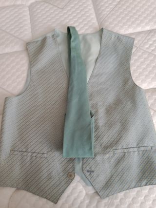 Chaleco y corbata 