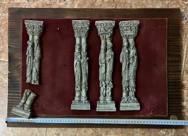 Antiguas columnas apóstoles