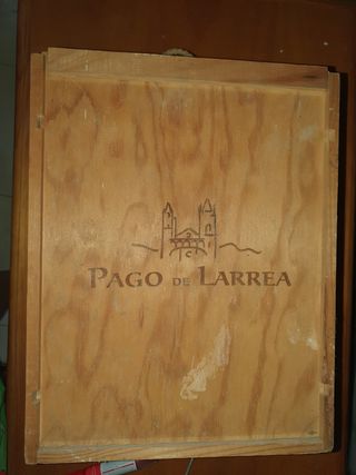 Caja de madera pago de larrea
