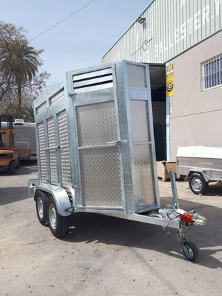 Remolque van de caballo y medio 