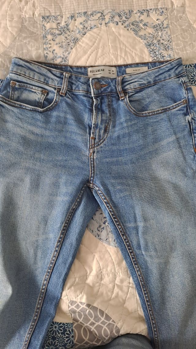 Vaqueros Pull&Bear chico talla 38