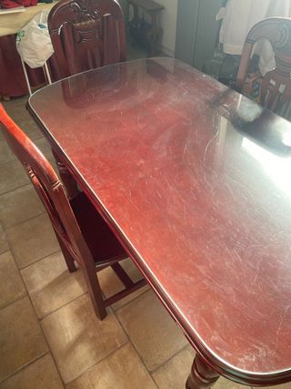 Mesa y sillas