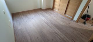 Instalación de puertas interior y tarimas