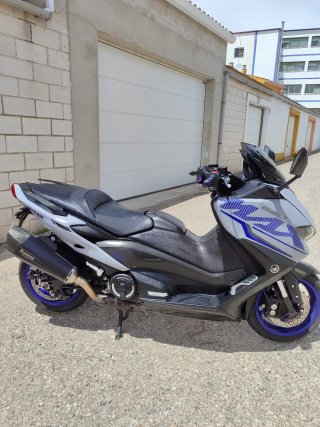 YAMAHA tmax 560