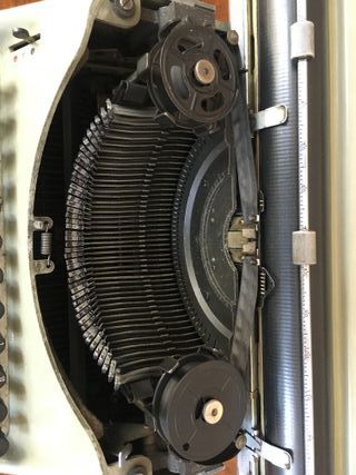 Máquina de escribir antigua