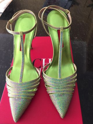 Zapatos Carolina Herrera.