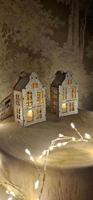 Confezione da 2 casette Les Navi da appendere in legno