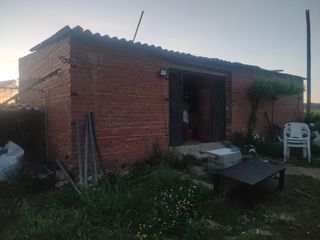 Terreno con invernaderos pozo, luz y caseta