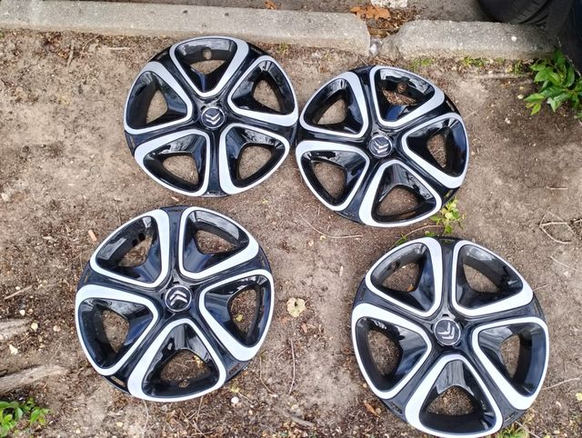 Tapacubos C3 aicross R16