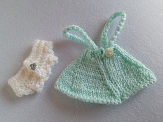 Peto de falda verde, top y bolso - Blythe