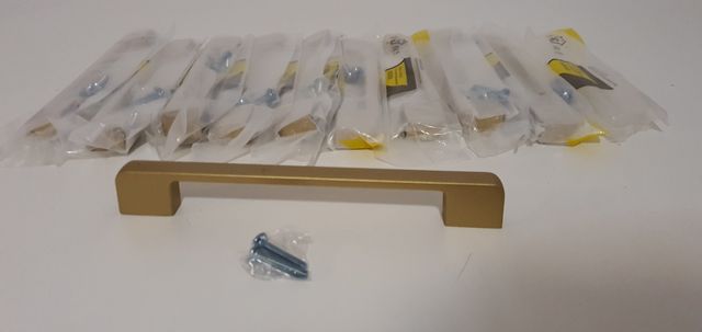 10 Tiradores dorados