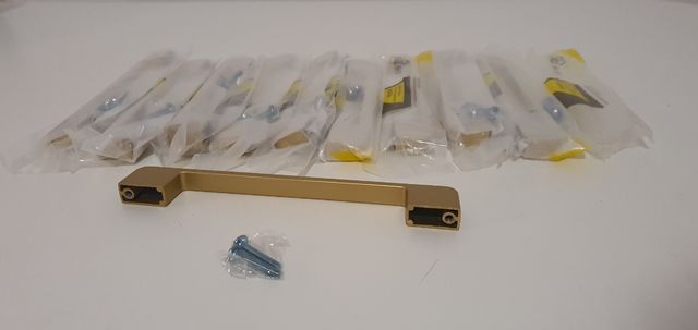 10 Tiradores dorados