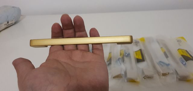 10 Tiradores dorados