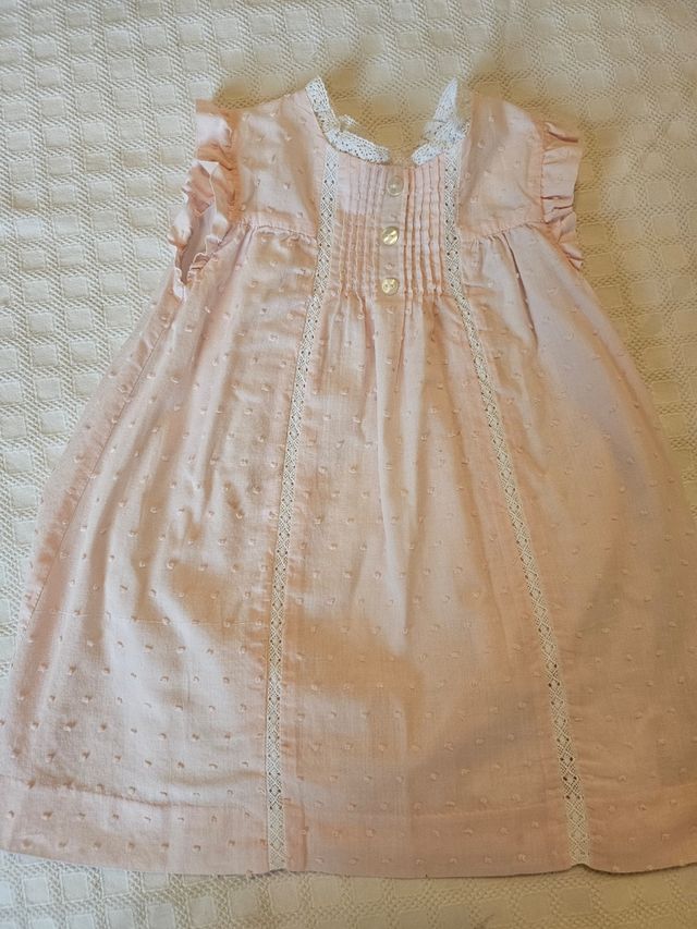 Vestidos talla 18/24 meses. Pvp por vestidop