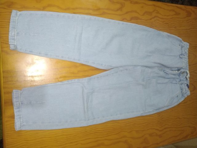 Lote 4 pantalones vaqueros T.9-10