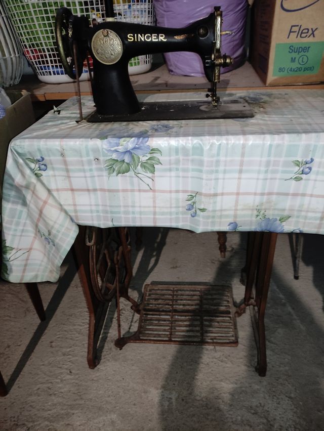 Maquina de coser singer
