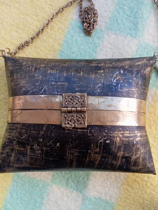 Bolso de fiesta vintage. Metal